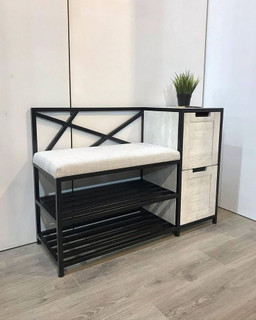 نیمکت انتظار و جاکفشی